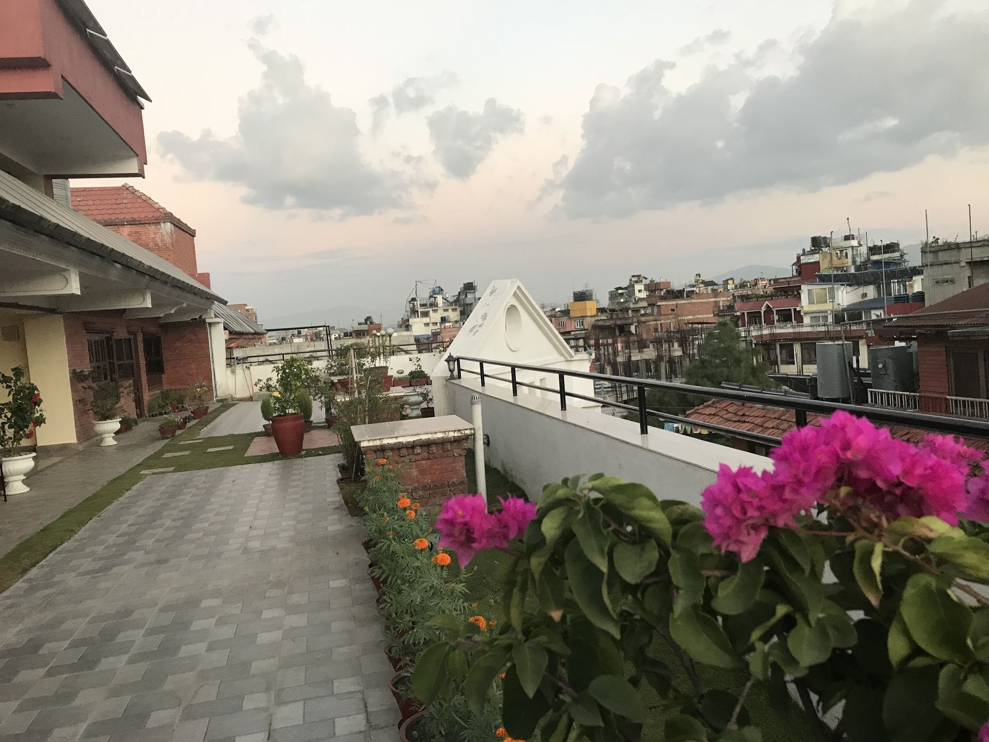 Dom Himalaya Hotel Catmandu Exterior foto