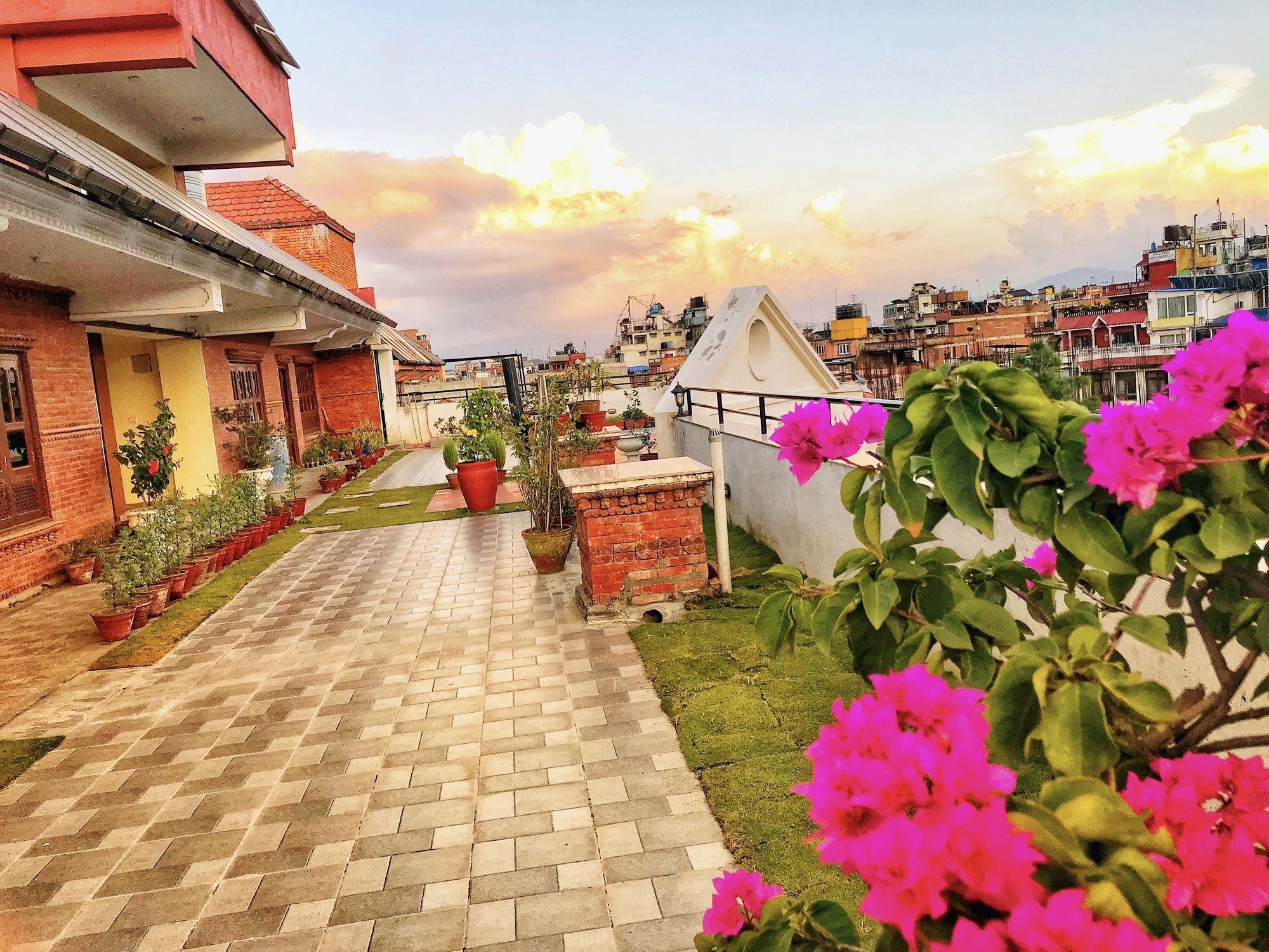 Dom Himalaya Hotel Catmandu Exterior foto